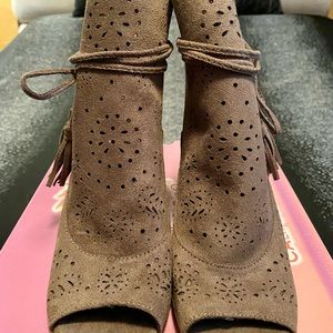 🧸 Jellypop “Peeptoe” Booties 🧸